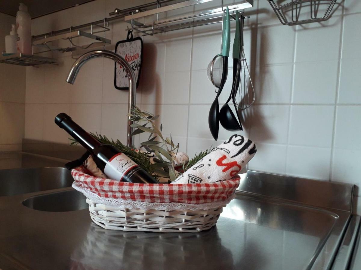 Apartman Lean Пула Екстериор снимка